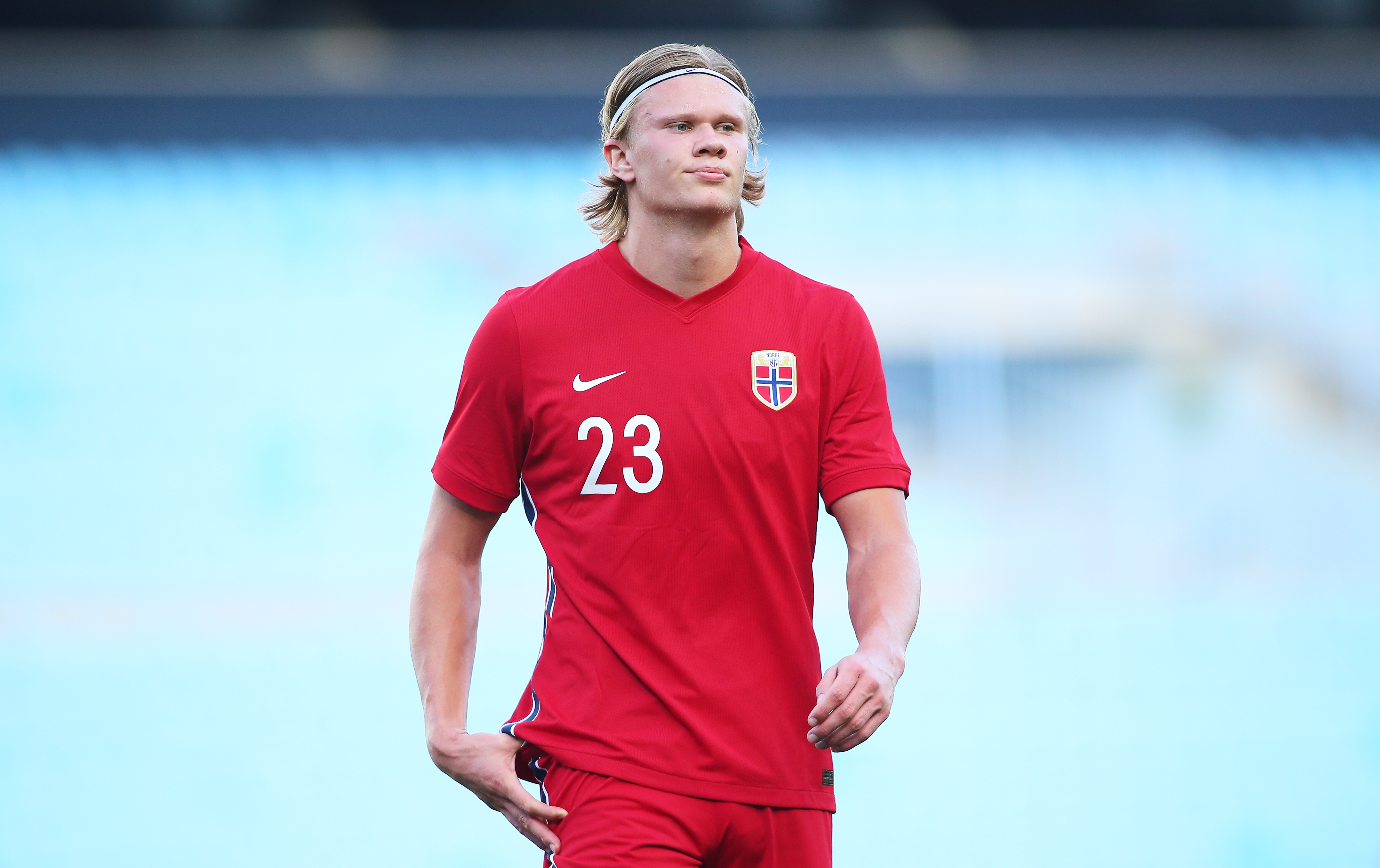 更把目光聚 更把目光聚