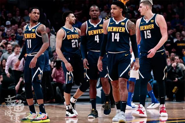 符号与球场 符号与球场